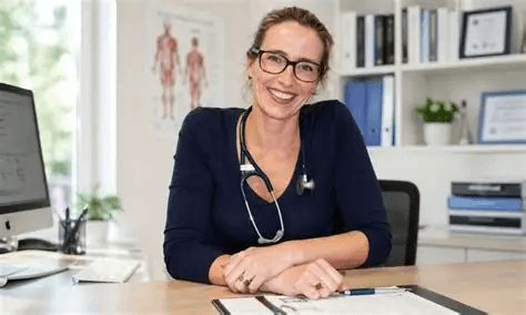 Louisa Ferch Dr. Julia von Pufendorf